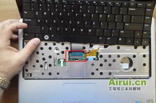 disassemble-dell-laptop-13.jpg