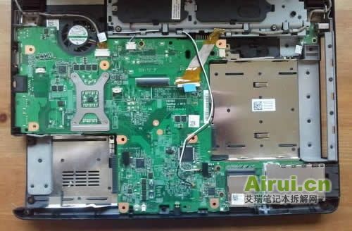 disassemble-dell-laptop-25.jpg