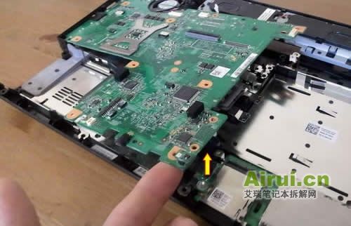 disassemble-dell-laptop-30.jpg